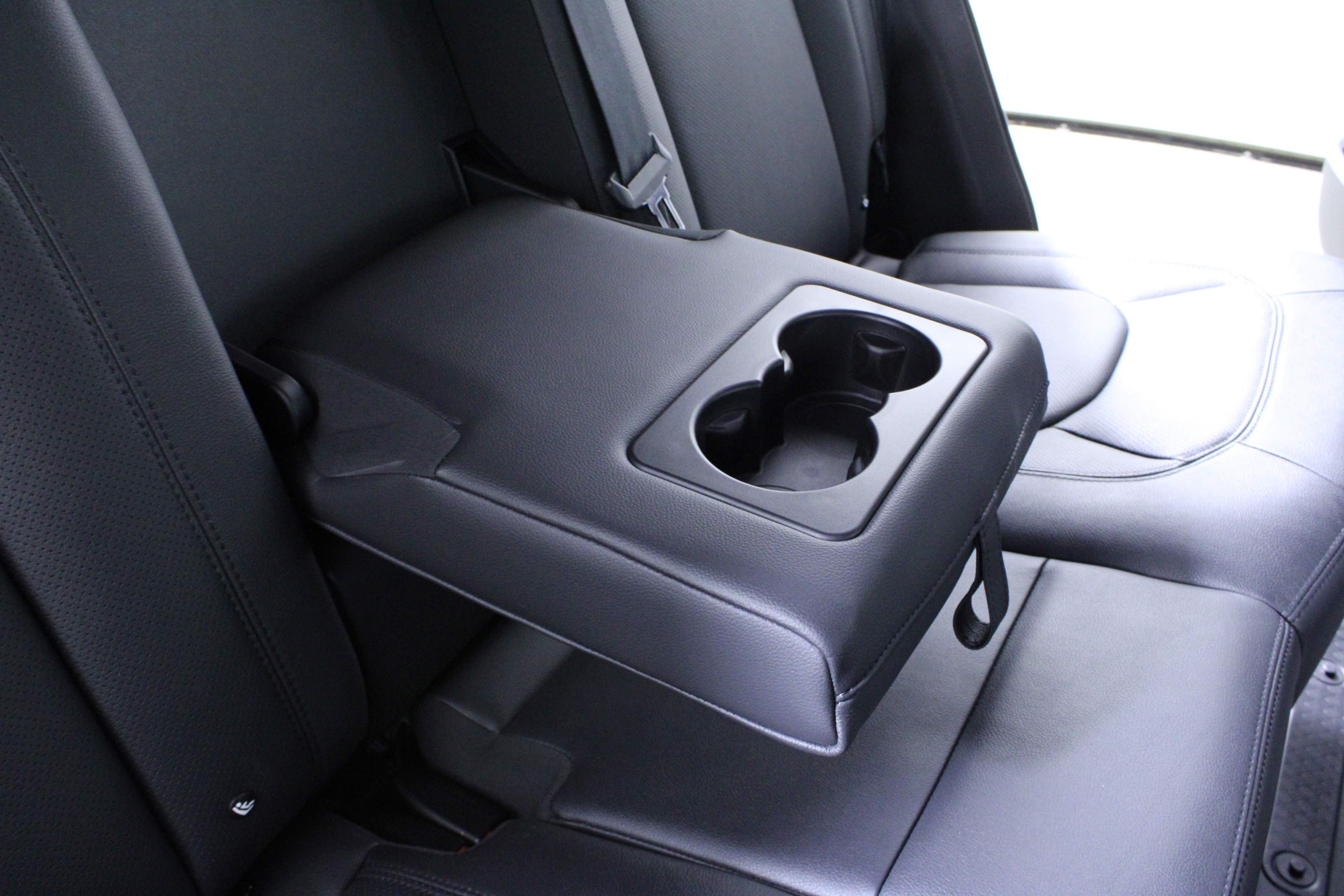 Used 2024 Land Rover Defender 110 S image 13