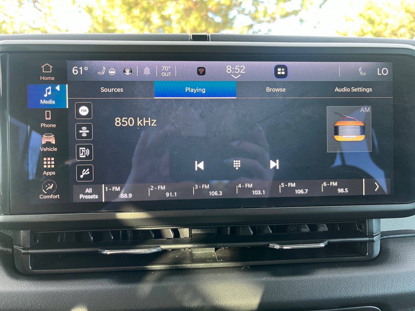 Used 2024 Jeep Wrangler Sahara image 12