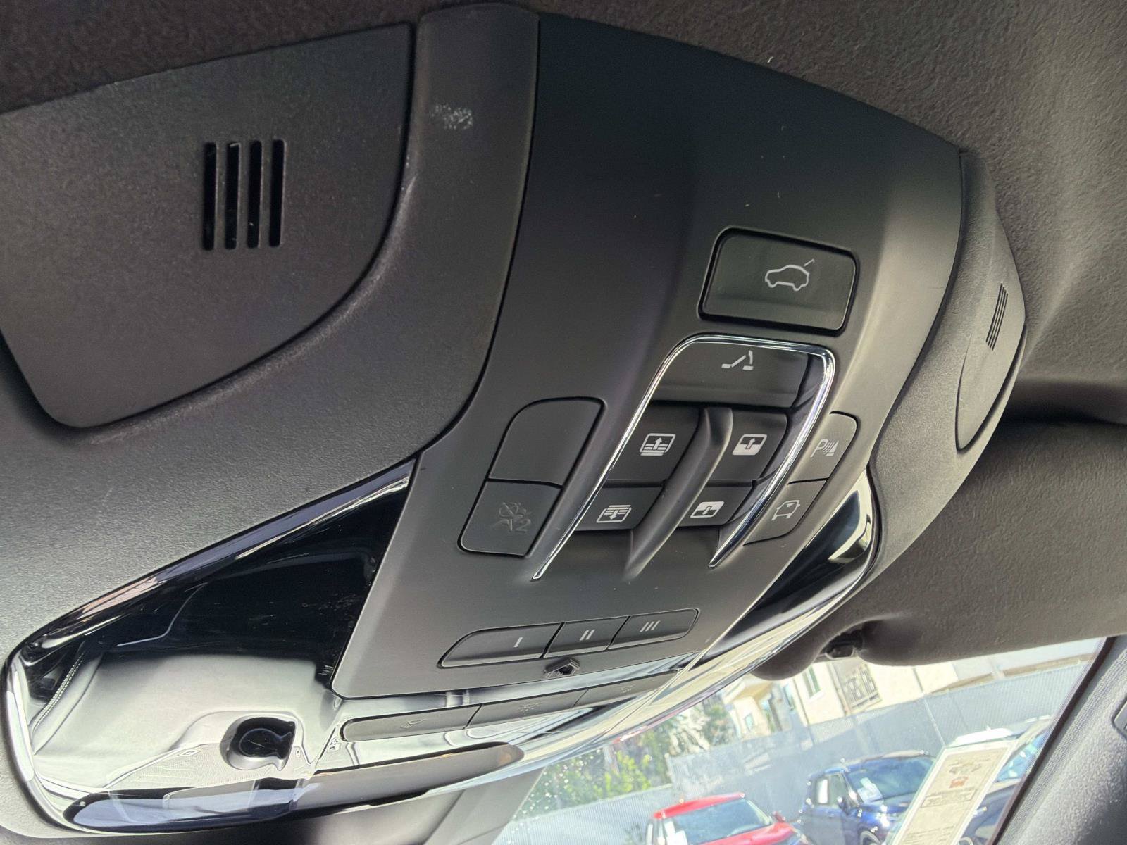 Used 2018 Maserati Levante GranSport AWD/4WD image 32