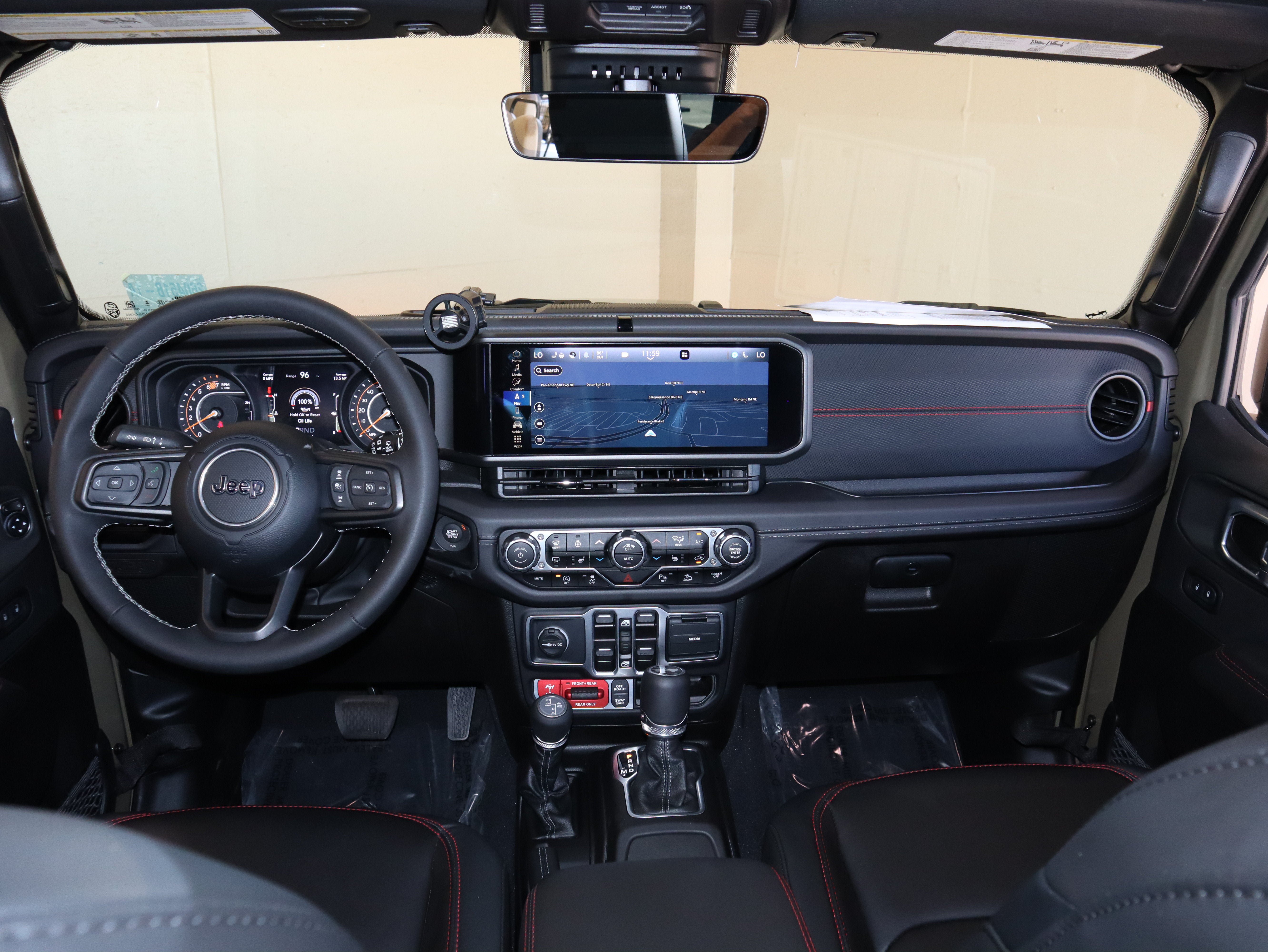 Used 2025 Jeep Wrangler Unlimited Rubicon AWD/4WD image 26