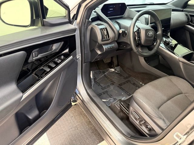 Used 2024 Toyota bZ4X XLE w/ Weather Package image 28