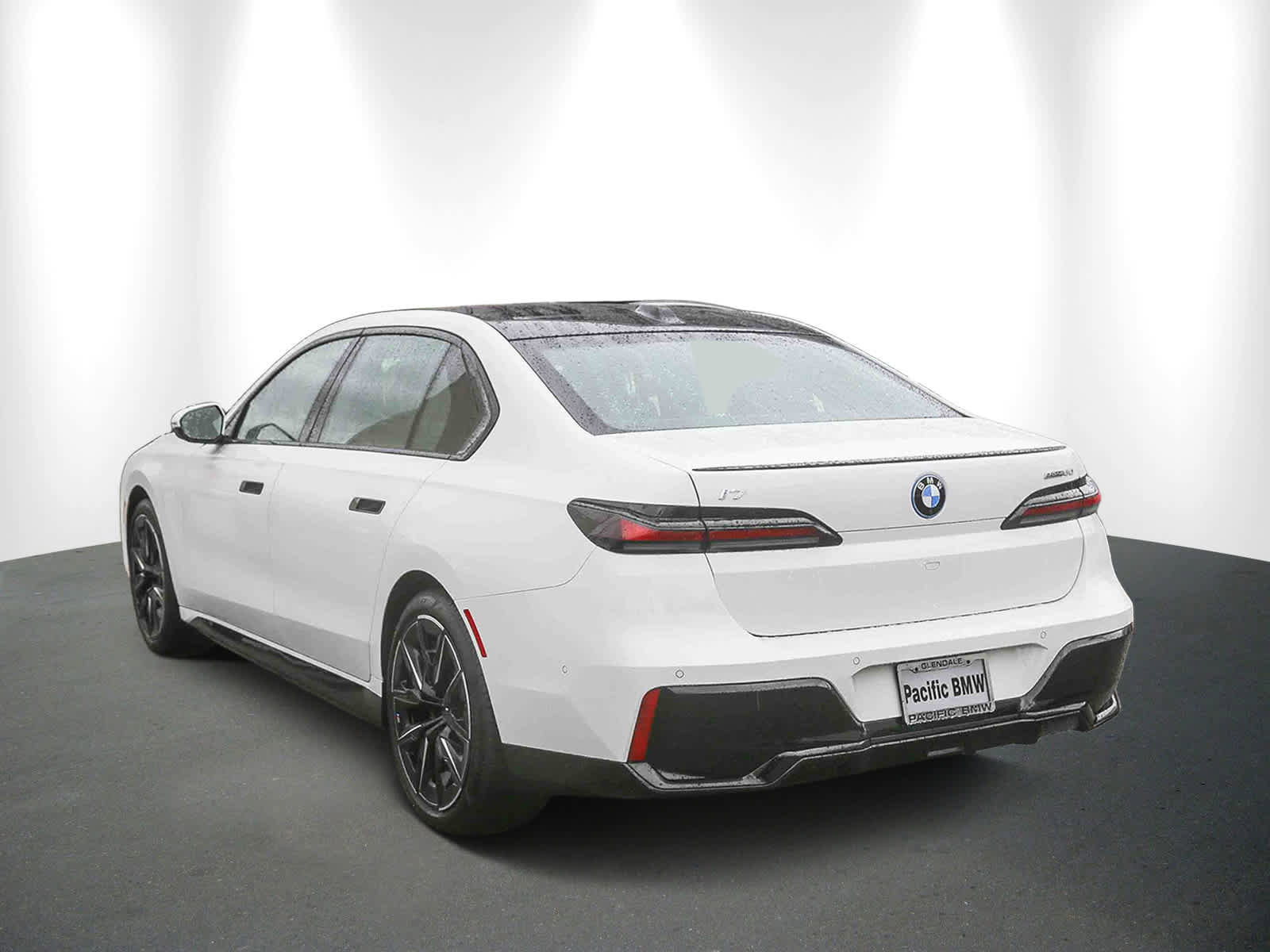 Used 2025 BMW i7 eDrive50 w/ M Sport Package image 4