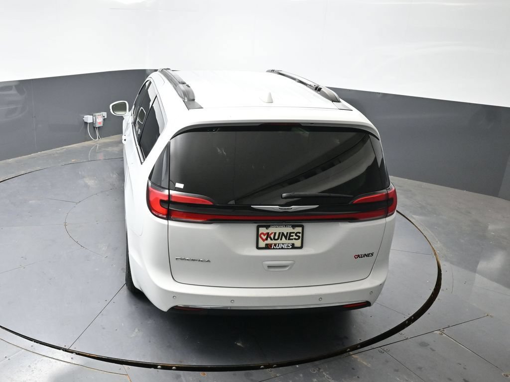 Used 2022 Chrysler Pacifica Touring-L FWD image 20