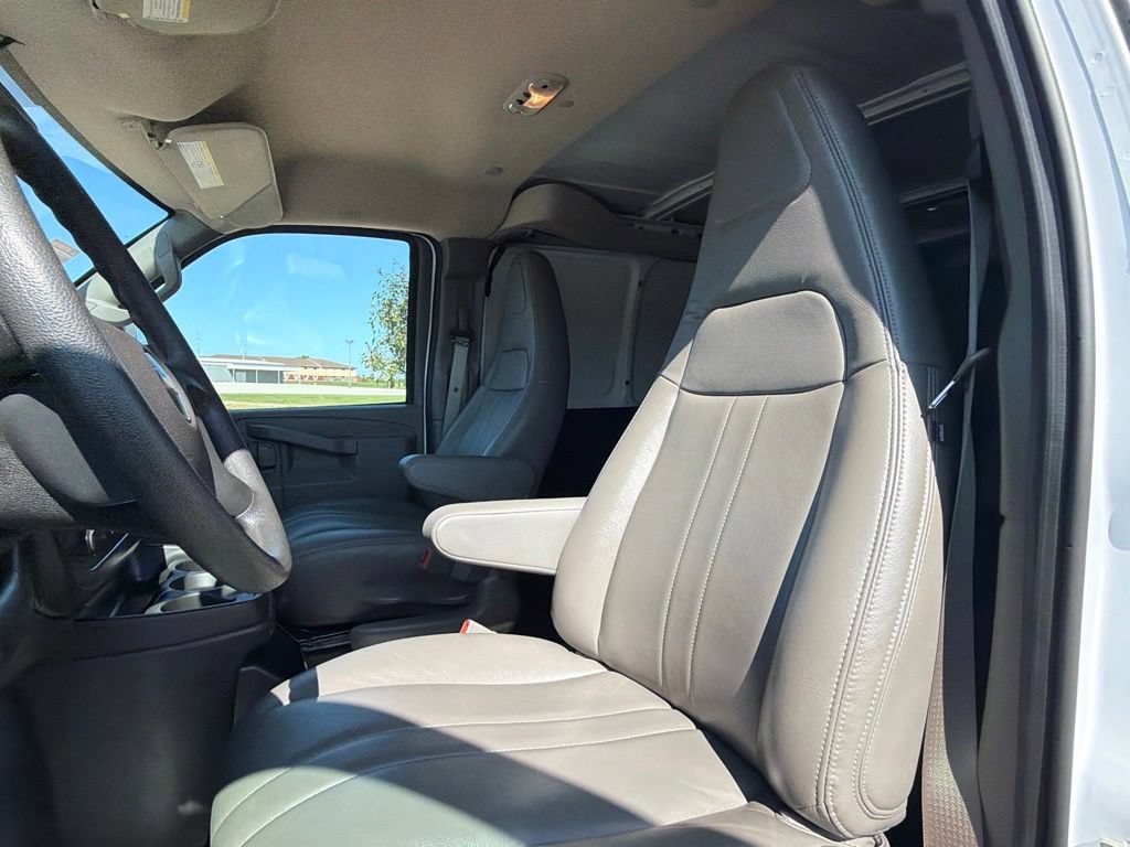 Used 2025 Chevrolet Express 2500 Extended w/ Driver Convenience Package RWD image 33