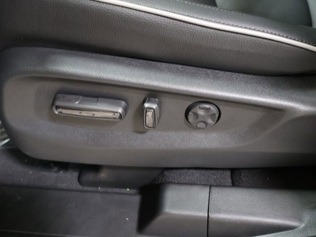New 2026 Honda Odyssey Touring image 13