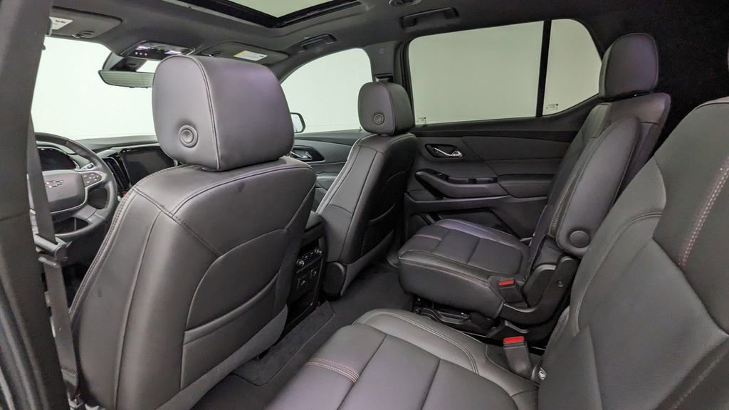 Used 2023 Chevrolet Traverse RS AWD/4WD image 35