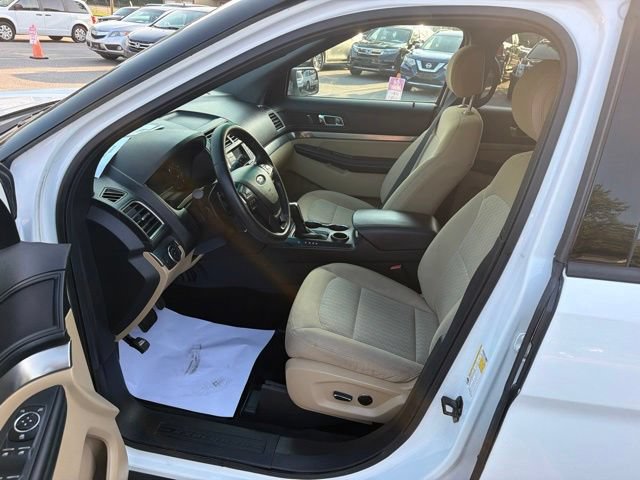 Used 2016 Ford Explorer FWD image 18