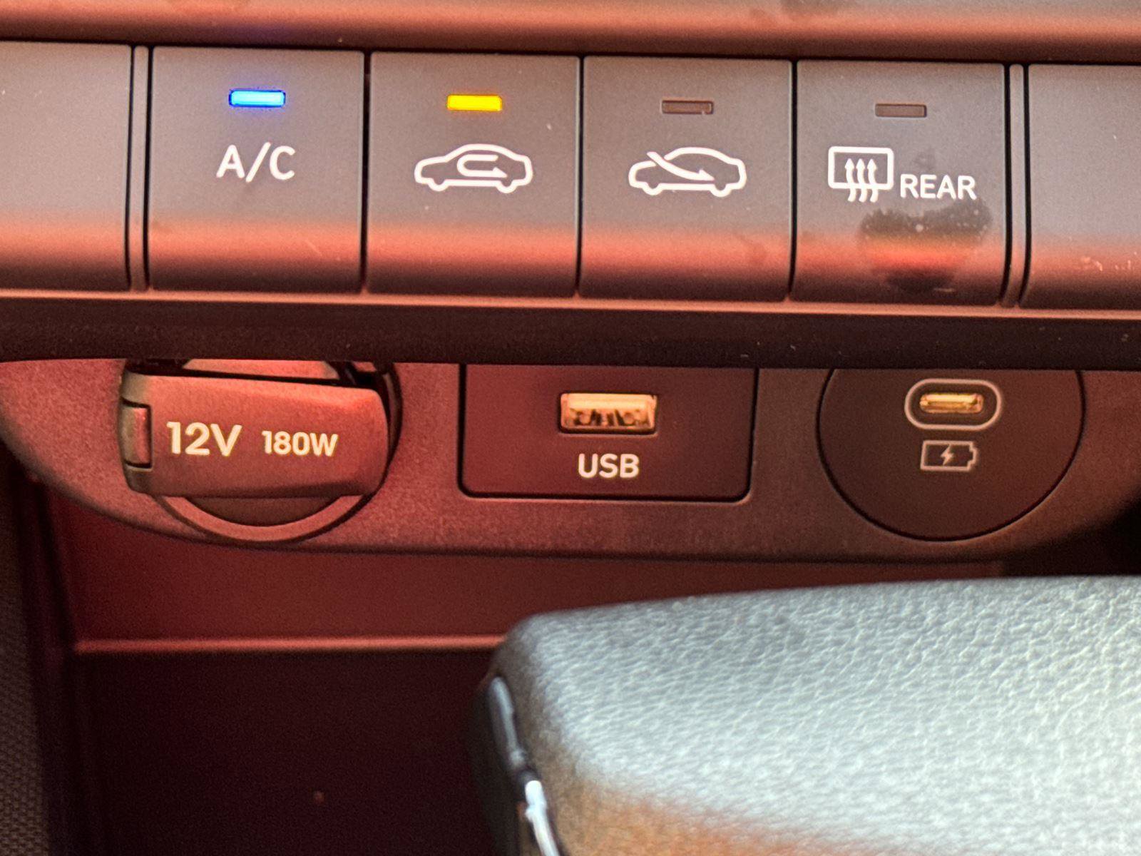 New 2025 Hyundai Elantra SE image 28