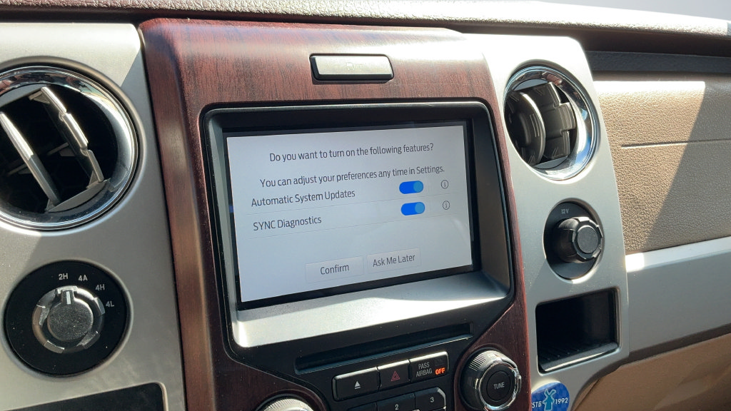 Used 2013 Ford F150 King Ranch w/ King Ranch Luxury Pkg AWD/4WD image 11