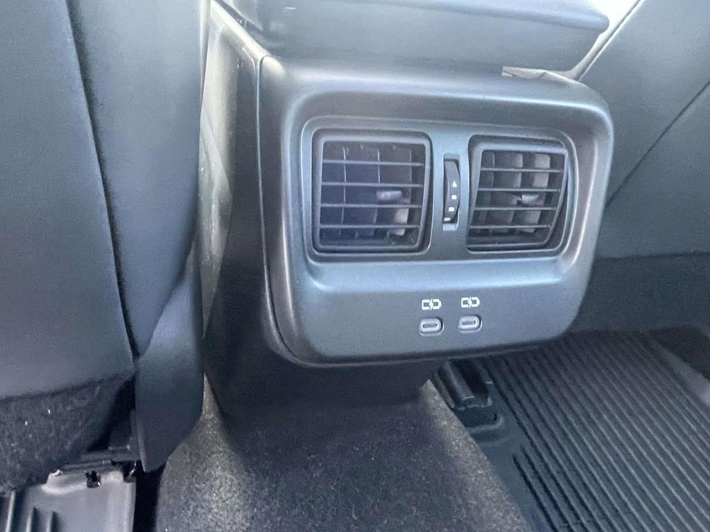 Used 2023 Toyota Crown Limited image 13