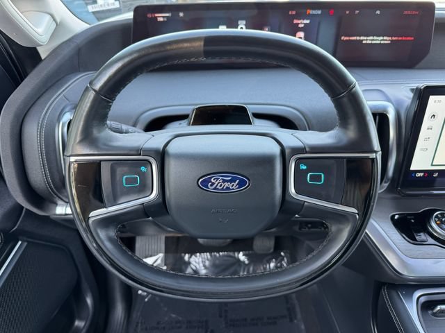 Used 2025 Ford Expedition Platinum AWD/4WD image 25