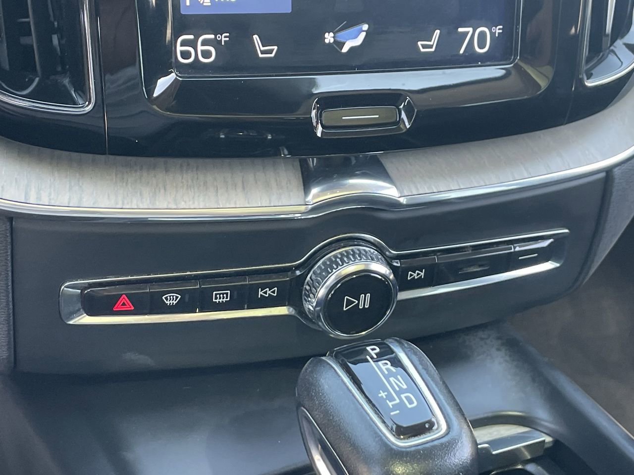 Used 2020 Volvo XC60 T6 Inscription w/ Protection Package Premier image 29