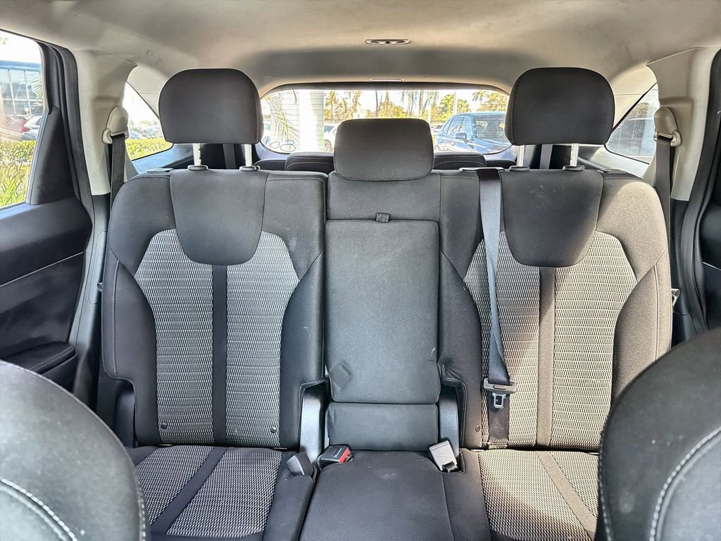 Used 2023 Kia Sorento LX image 14