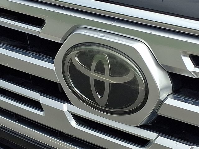 Used 2018 Toyota Tacoma Limited AWD/4WD image 30