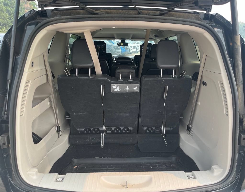 Used 2017 Chrysler Pacifica Touring-L Plus FWD image 11
