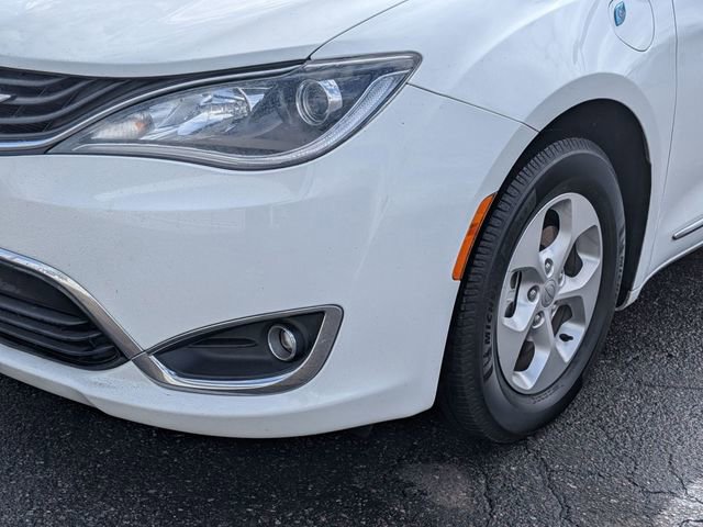 Used 2018 Chrysler Pacifica Touring-L image 10