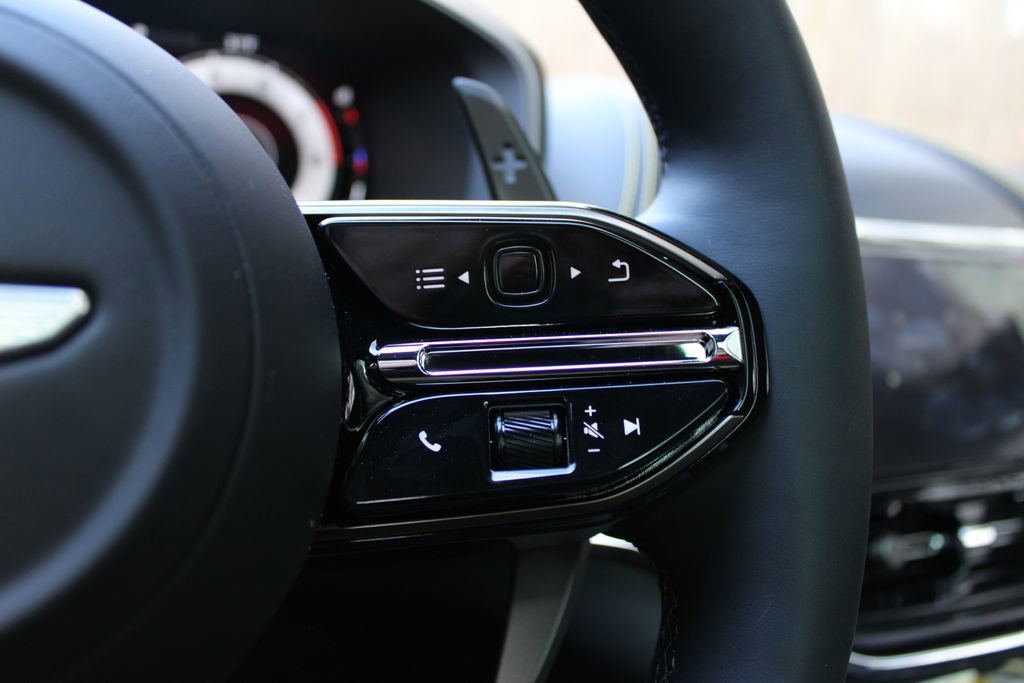 New 2026 Aston Martin DBX 707 image 18