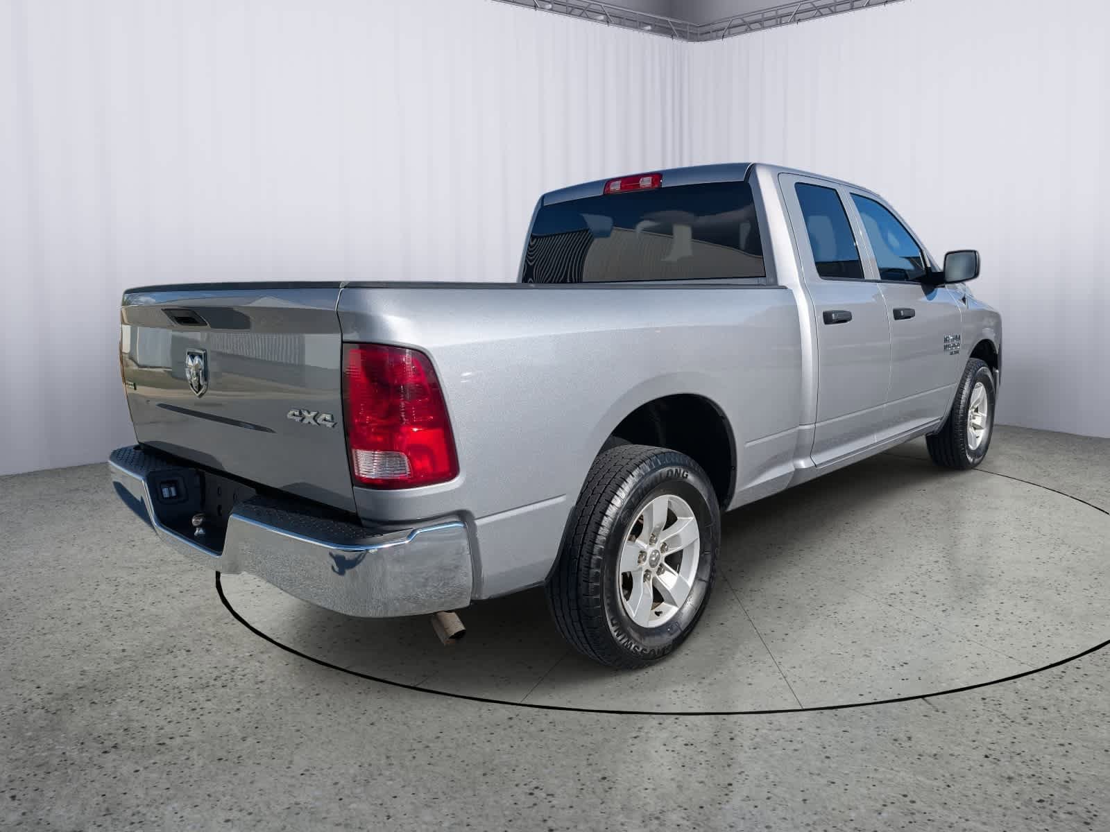 Used 2024 RAM 1500 Classic SLT image 3