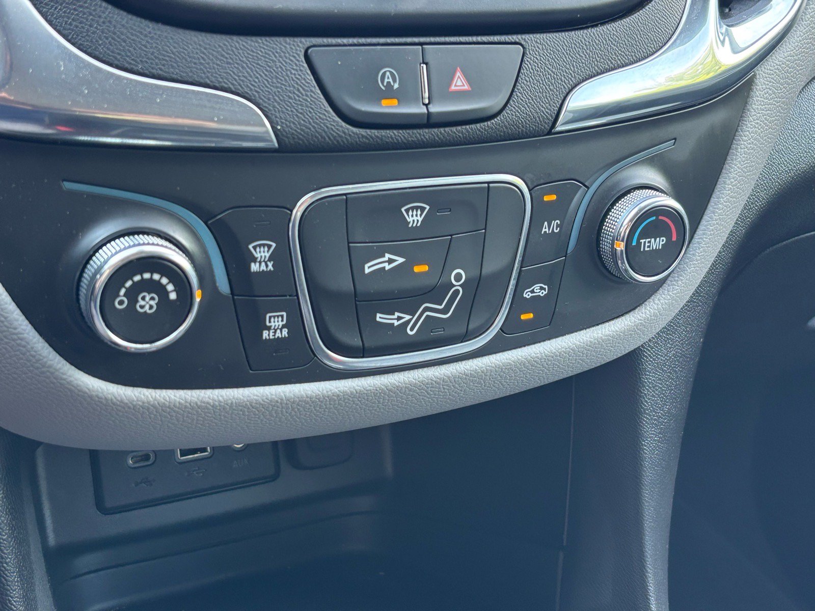 Used 2023 Chevrolet Equinox LS FWD image 13