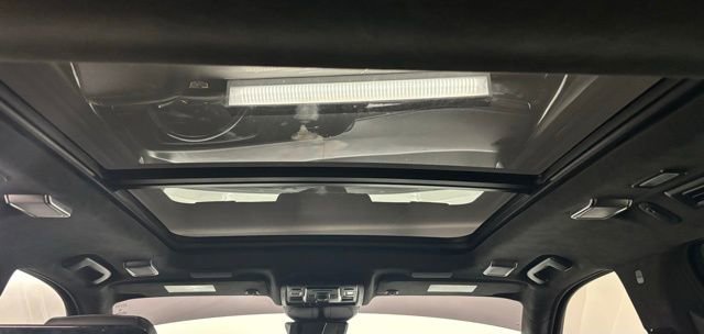 Used 2022 Cadillac Escalade Premium Luxury Platinum RWD image 38