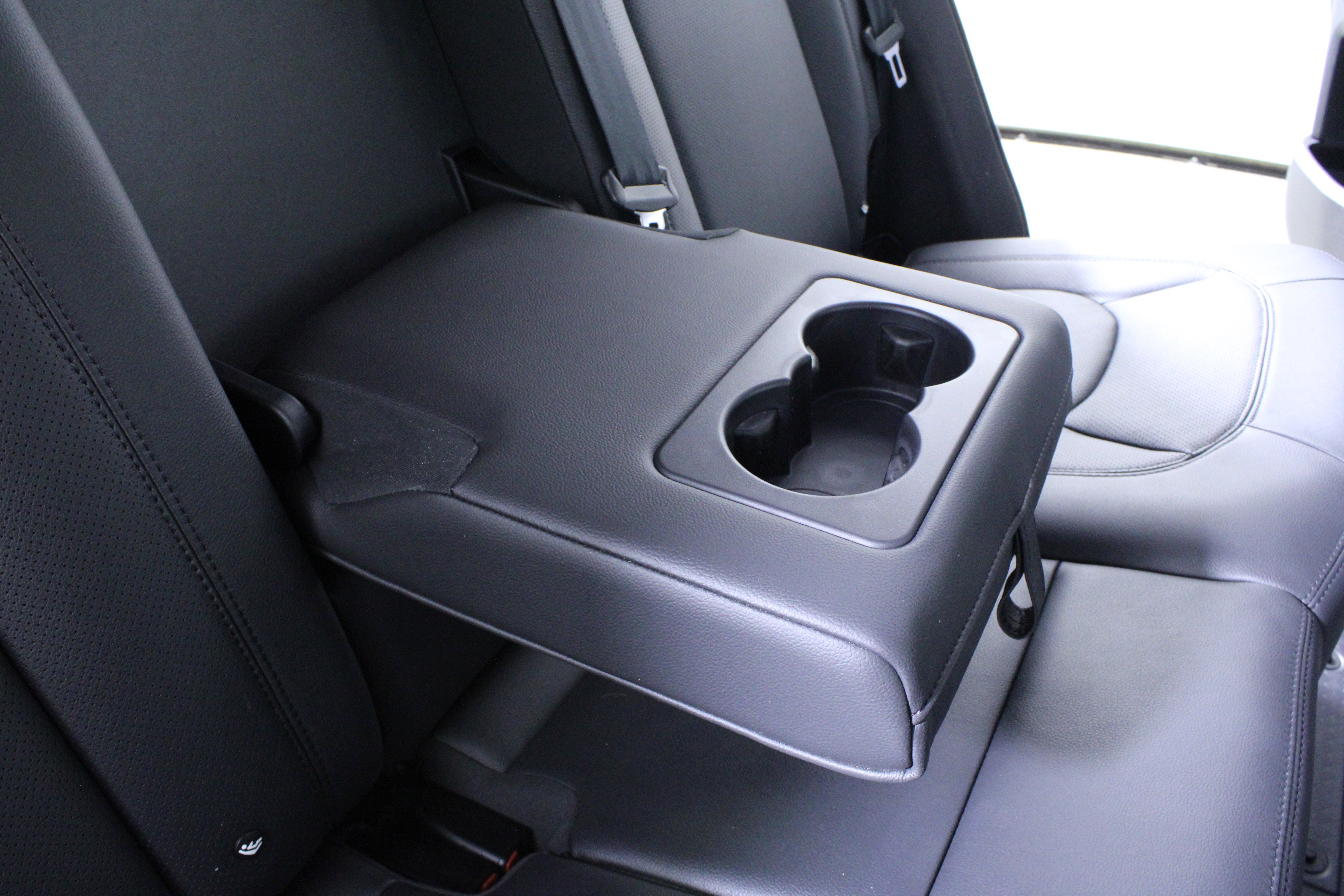 Used 2024 Land Rover Defender 110 S image 14