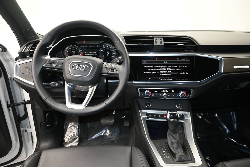 Used 2022 Audi Q3 2.0T Premium Plus w/ Premium Plus Package AWD/4WD image 16