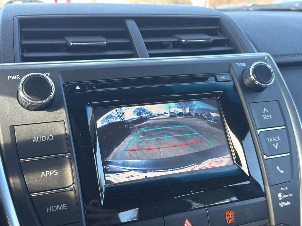 Used 2015 Toyota Camry XSE image 26