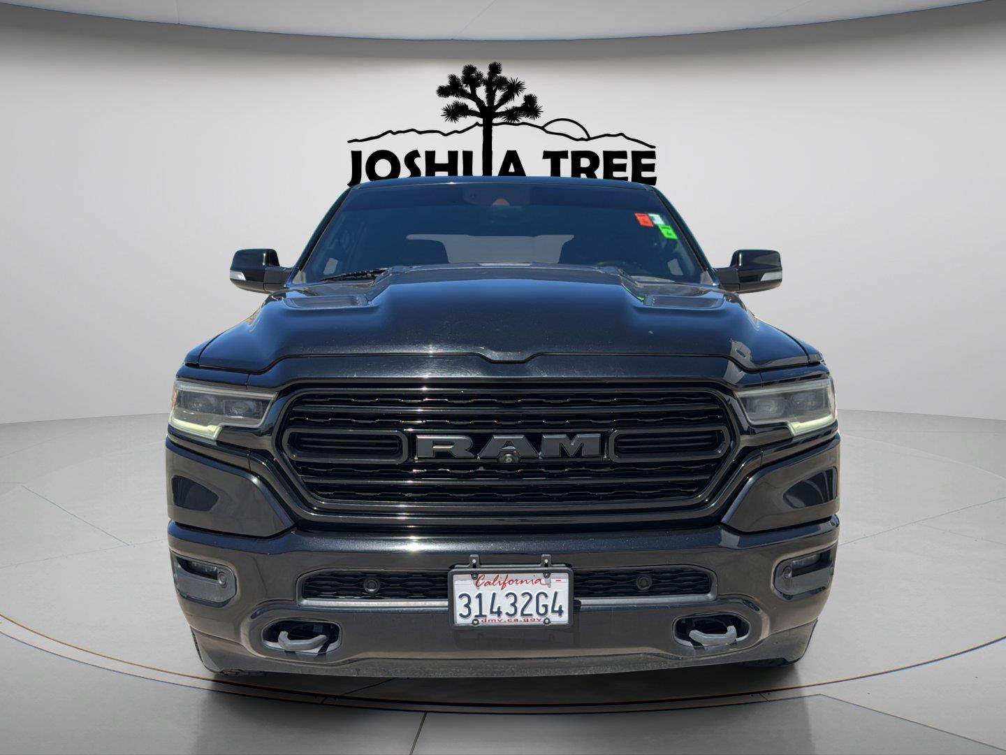 Used 2020 RAM 1500 Limited w/ Black Appearance Package AWD/4WD image 2