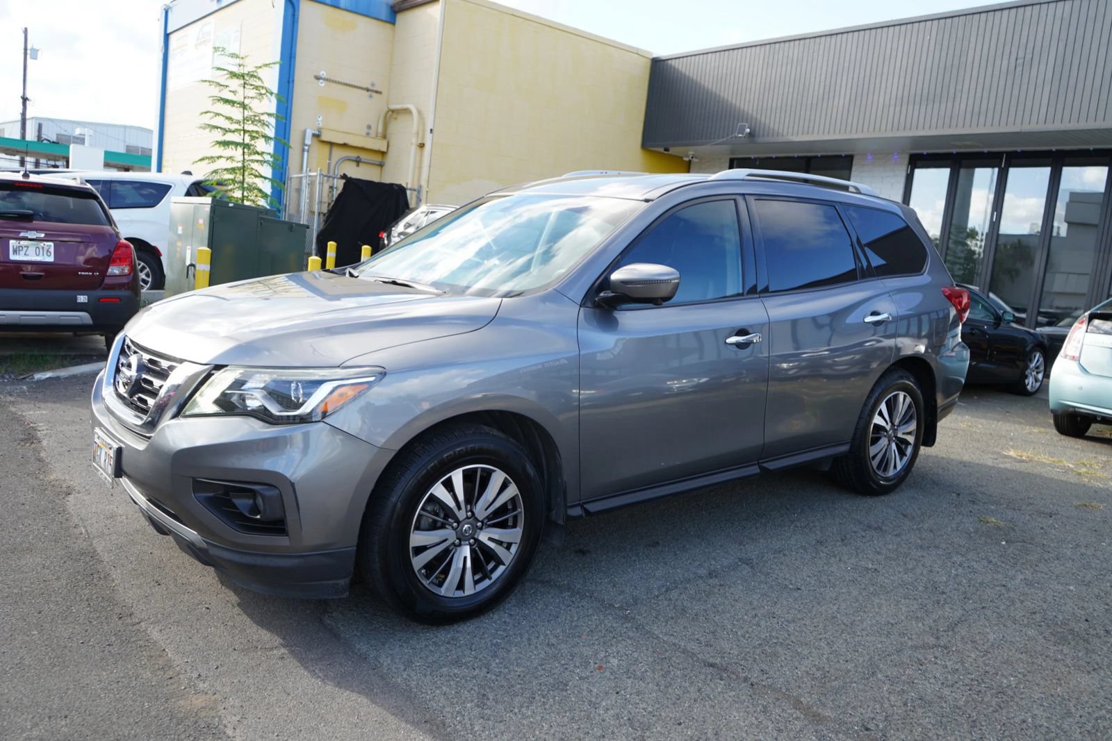 Used 2017 Nissan Pathfinder SL FWD image 5