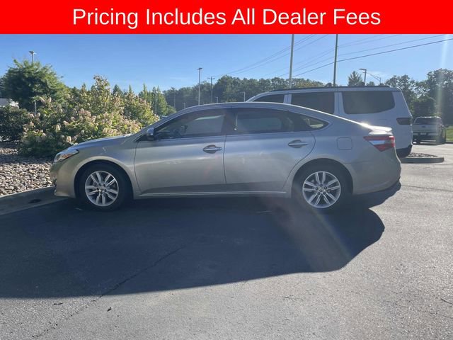 Used 2013 Toyota Avalon XLE FWD image 2