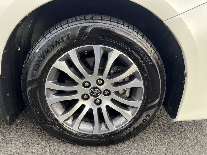 Used 2020 Toyota Sienna XLE FWD image 31