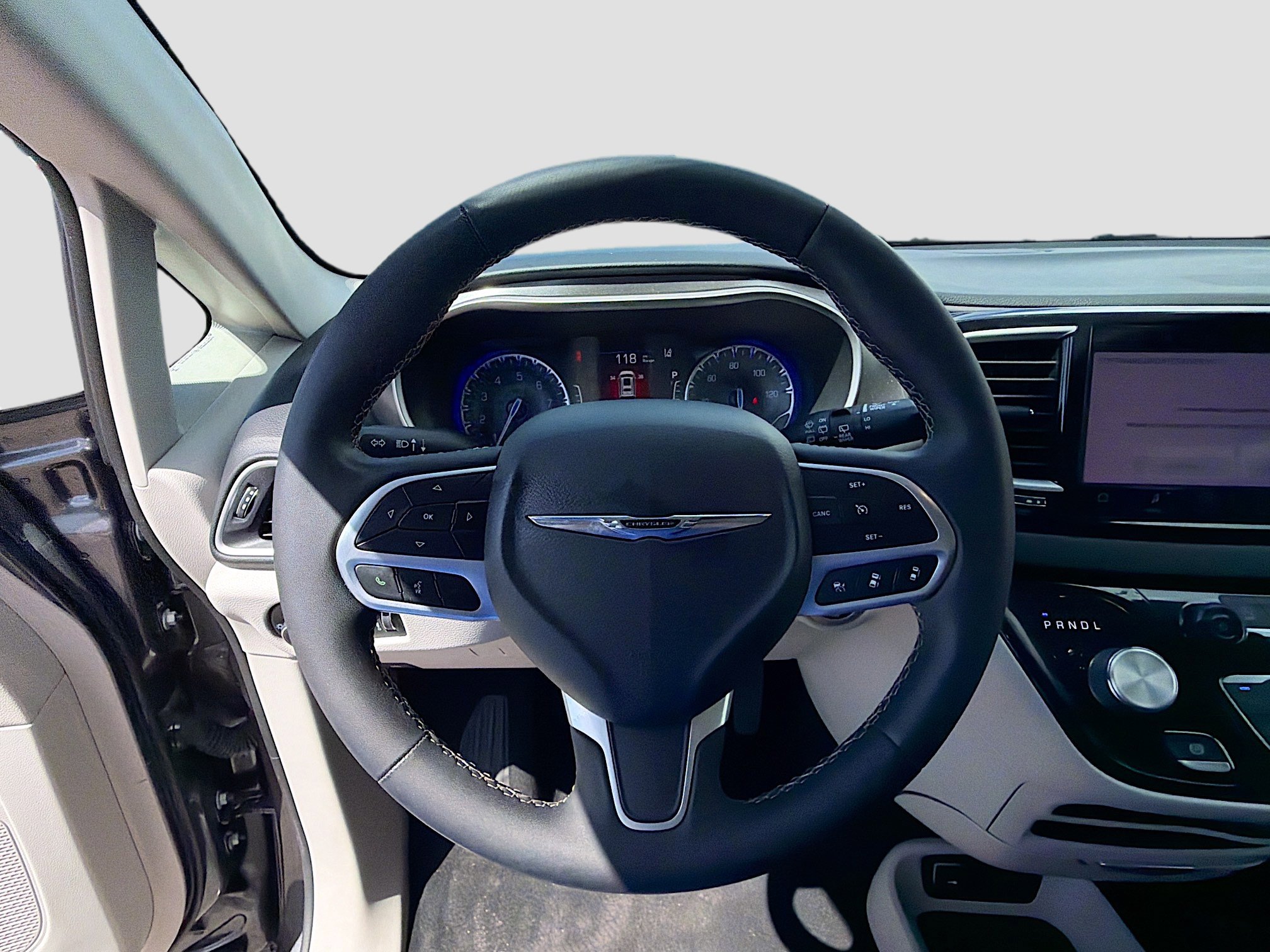 Used 2023 Chrysler Pacifica Touring-L image 37