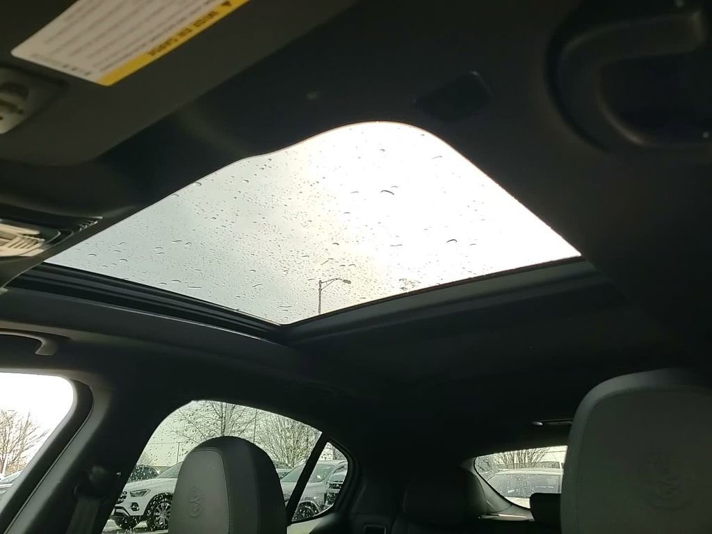 Used 2022 Alfa Romeo Stelvio Veloce image 32