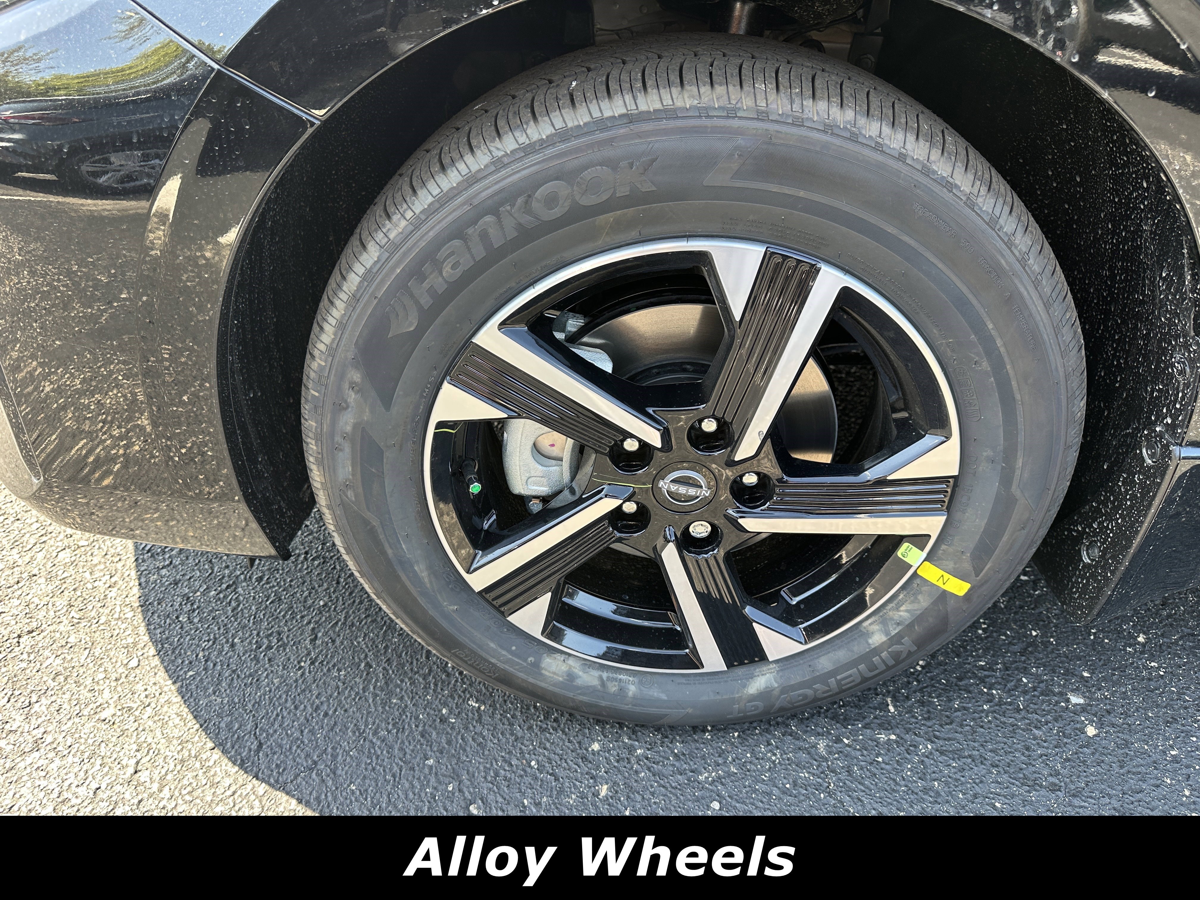 Used 2025 Nissan Sentra SV image 14