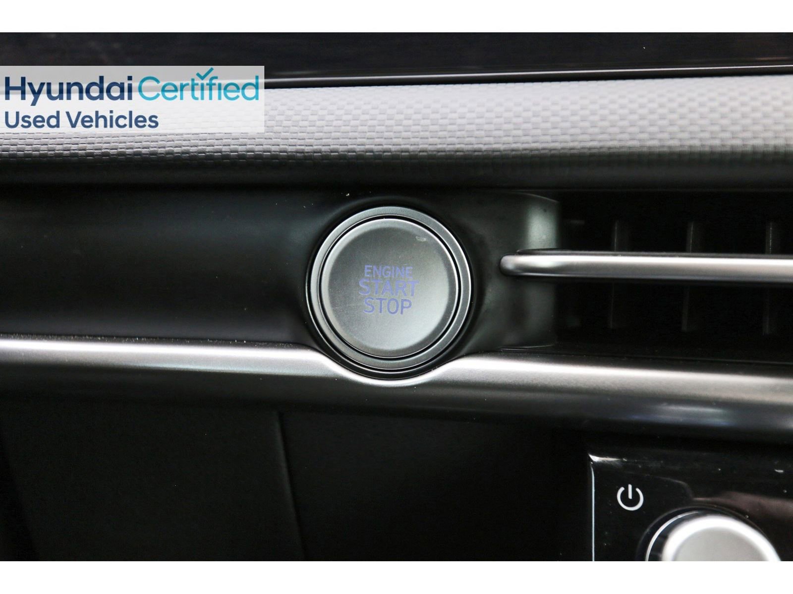 Certified 2025 Hyundai Santa Cruz SE image 29