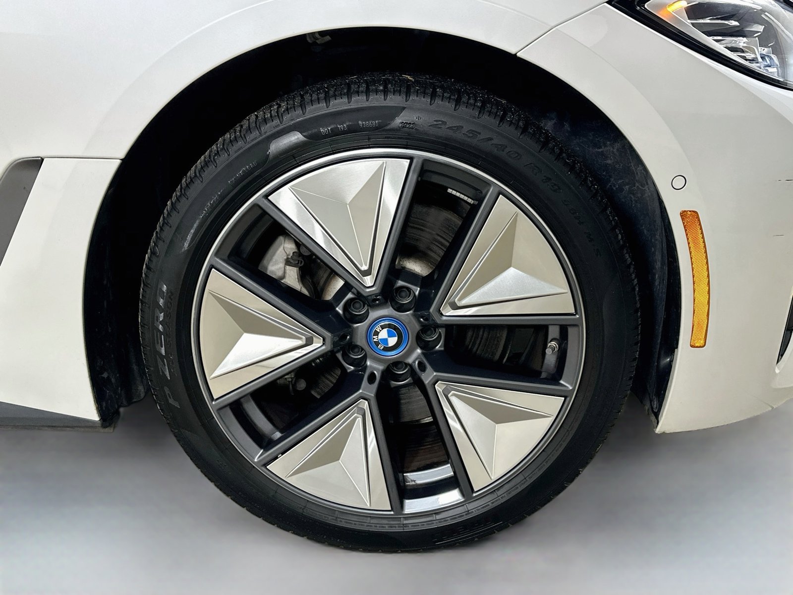 Used 2024 BMW i4 eDrive35 w/ Premium Package RWD image 10