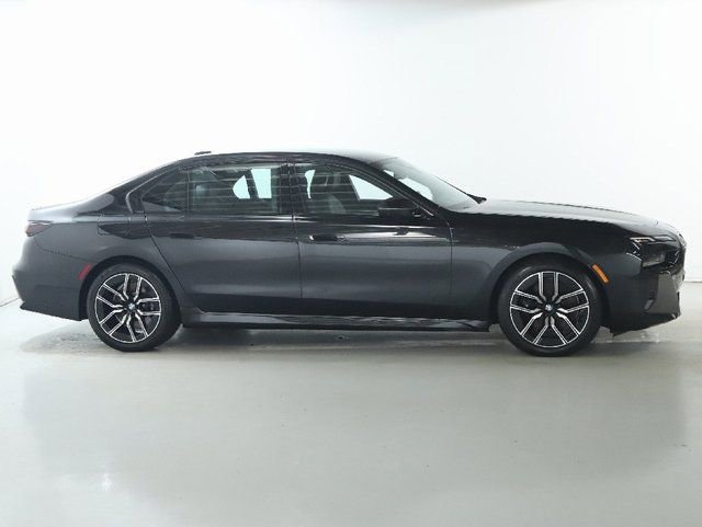 Used 2025 BMW 740i xDrive image 10