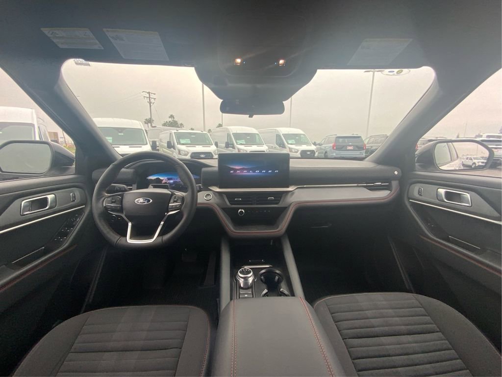 Used 2025 Ford Explorer ST-Line w/ ST-Line Street Pack image 27