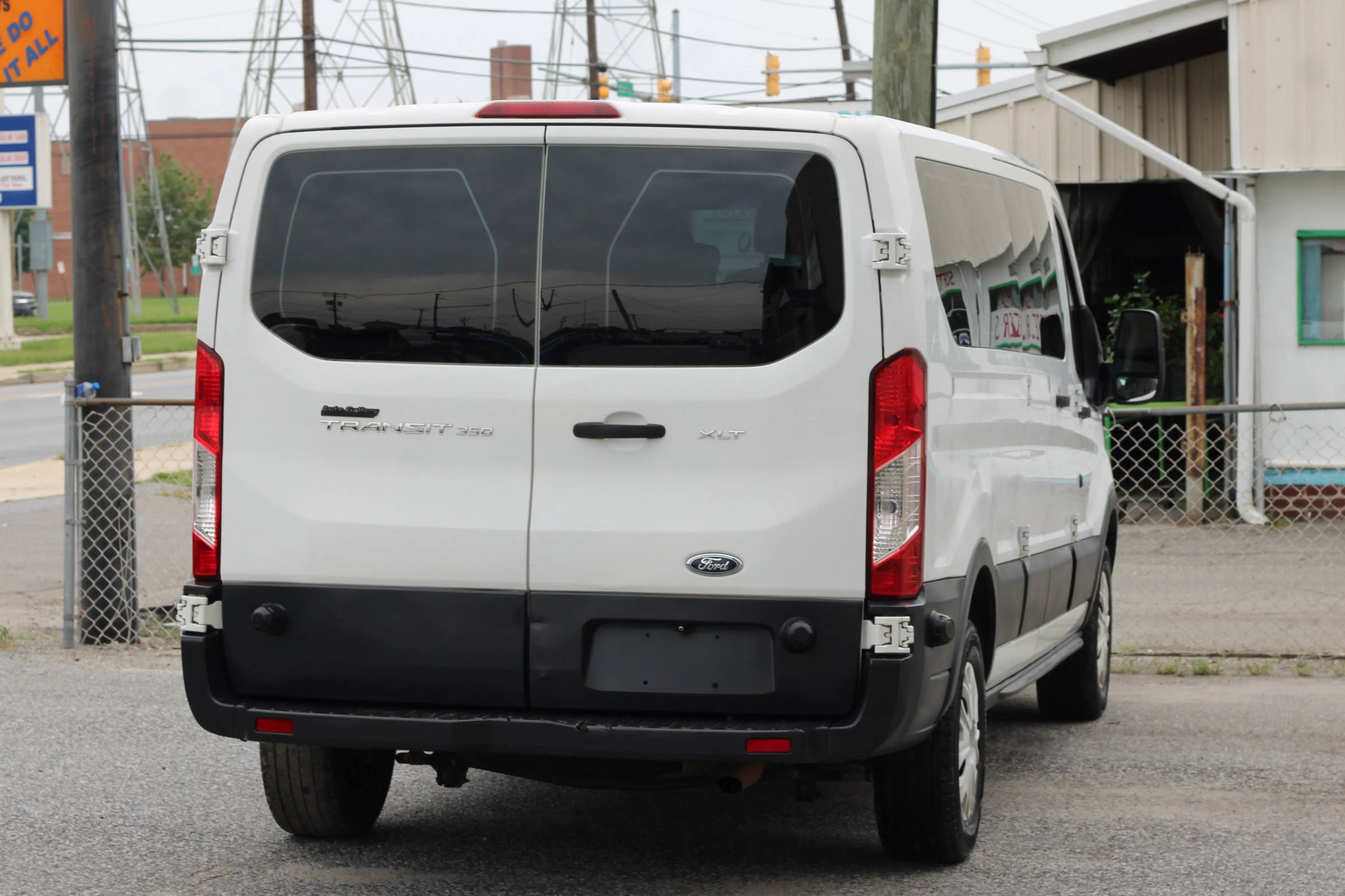Used 2015 Ford Transit 350 XLT RWD image 8