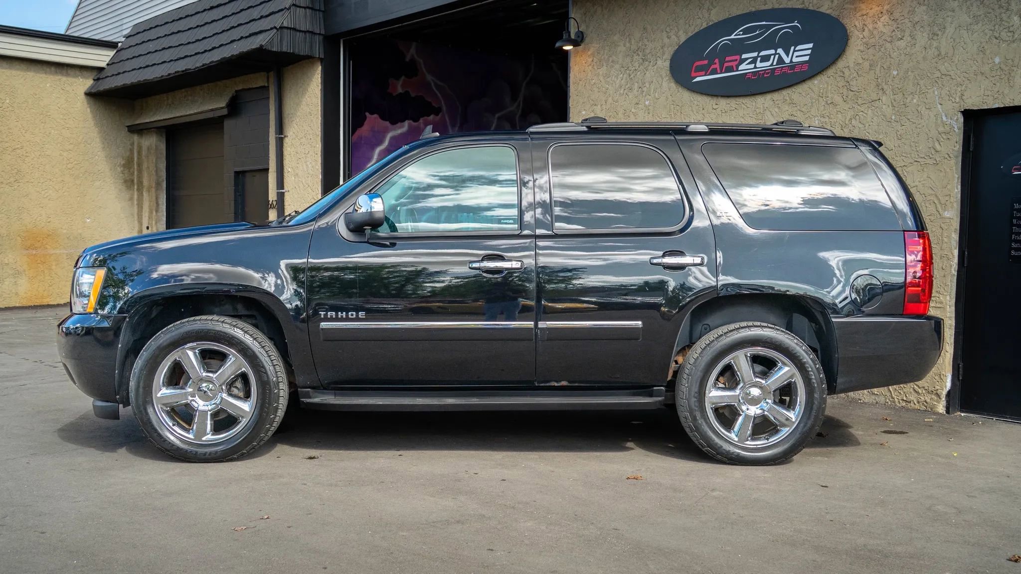Used 2014 Chevrolet Tahoe LTZ AWD/4WD image 11