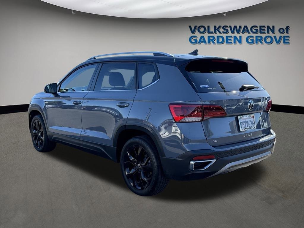 Used 2023 Volkswagen Taos SE w/ Panoramic Sunroof Package image 5