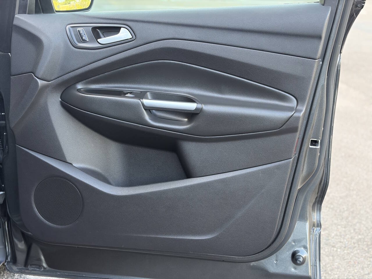 Used 2016 Ford Escape SE FWD image 12