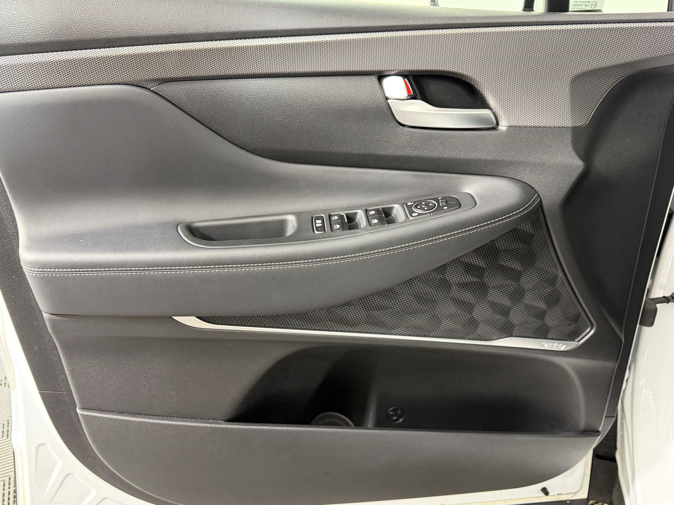 Used 2019 Hyundai Santa Fe Limited FWD image 12