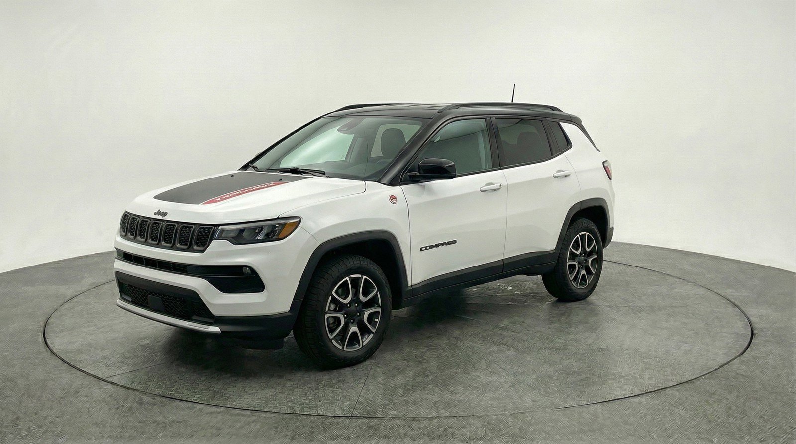 Used 2025 Jeep Compass Trailhawk image 3