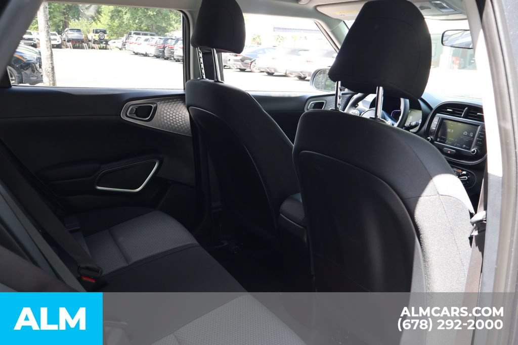 Used 2025 Kia Soul LX w/ LX Technology Package FWD image 22