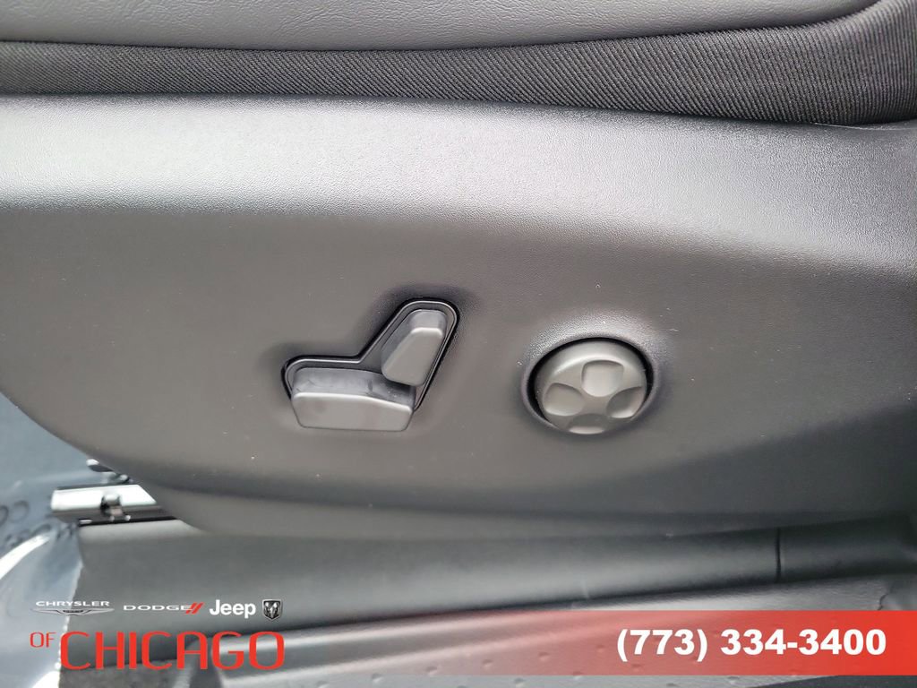 New 2026 Chrysler Pacifica Select image 19
