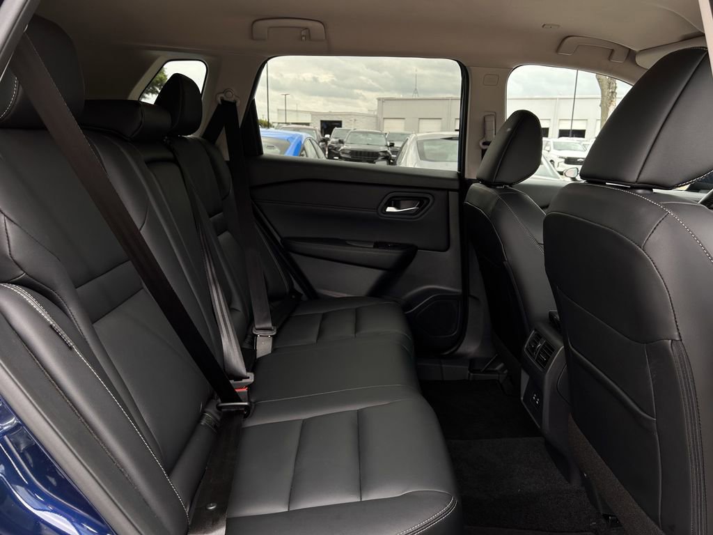 Used 2026 Nissan Rogue SL AWD/4WD image 30