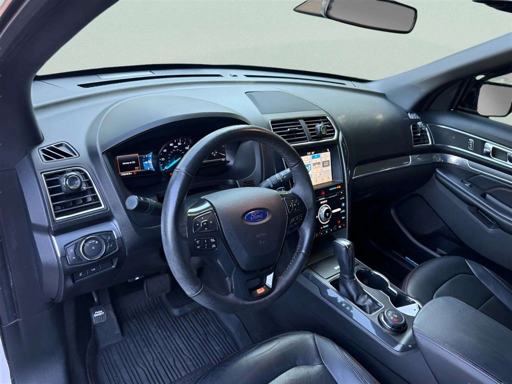 Used 2018 Ford Explorer Sport w/ Ford Safe & Smart Package AWD/4WD image 9