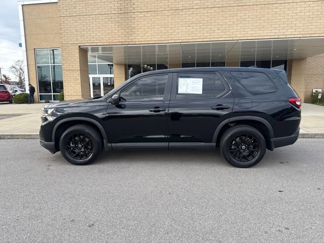 Used 2023 Honda Pilot LX image 1