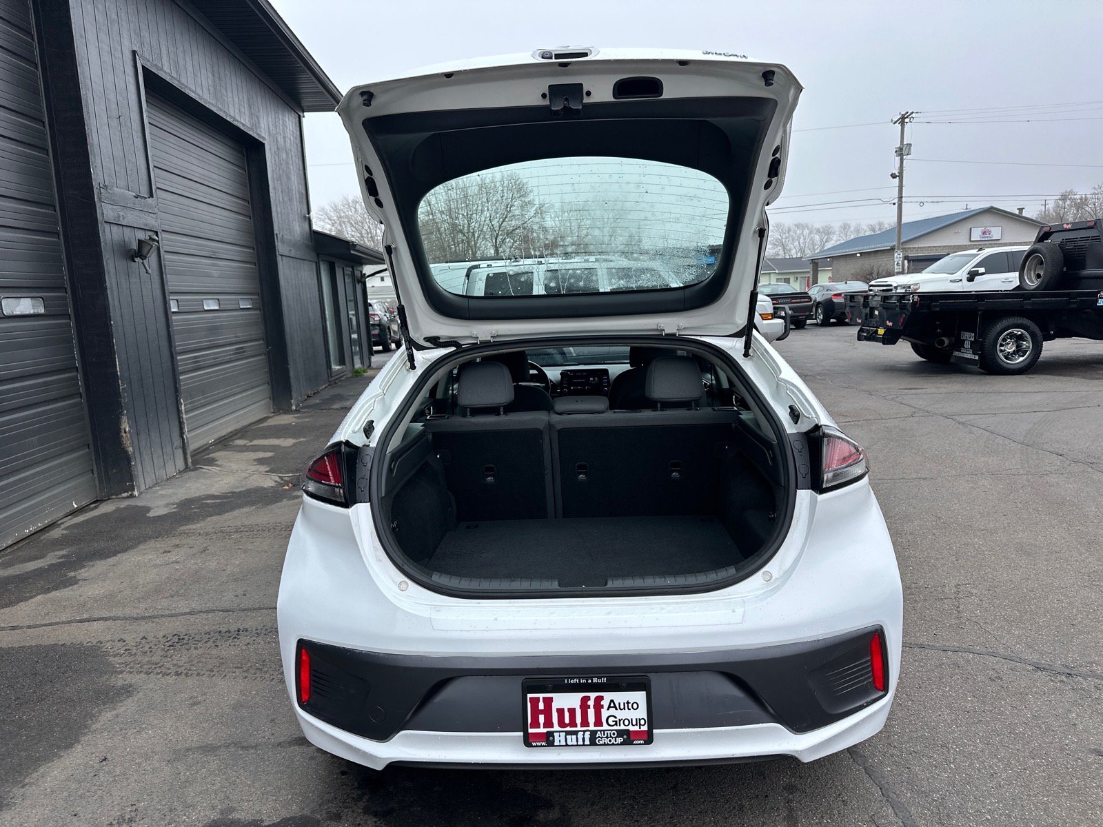 Used 2021 Hyundai Ioniq SEL FWD image 8